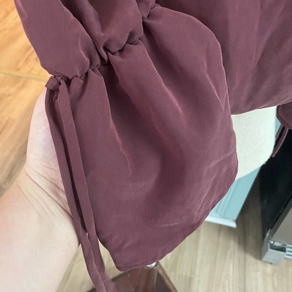 Everly Cropped Flare Sleeve Cropped Blouse Size Medium Romantic Renaissance - Picture 2 of 4